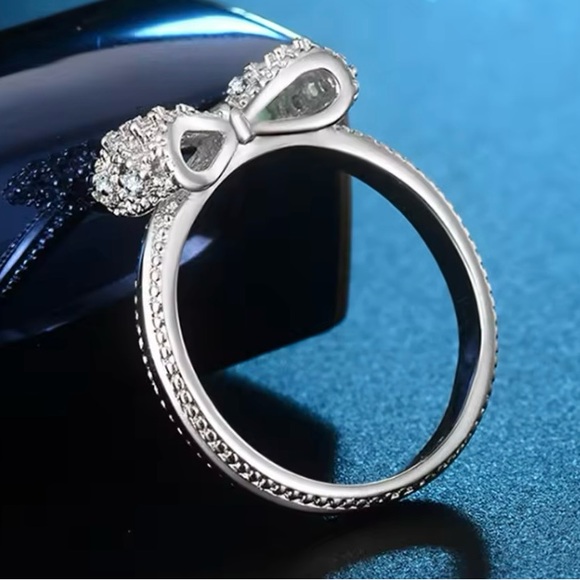 Bowknot 925 Sterling Silver Ring. Cubic Zirconia Rhinestone. Size 8. - Picture 3 of 13